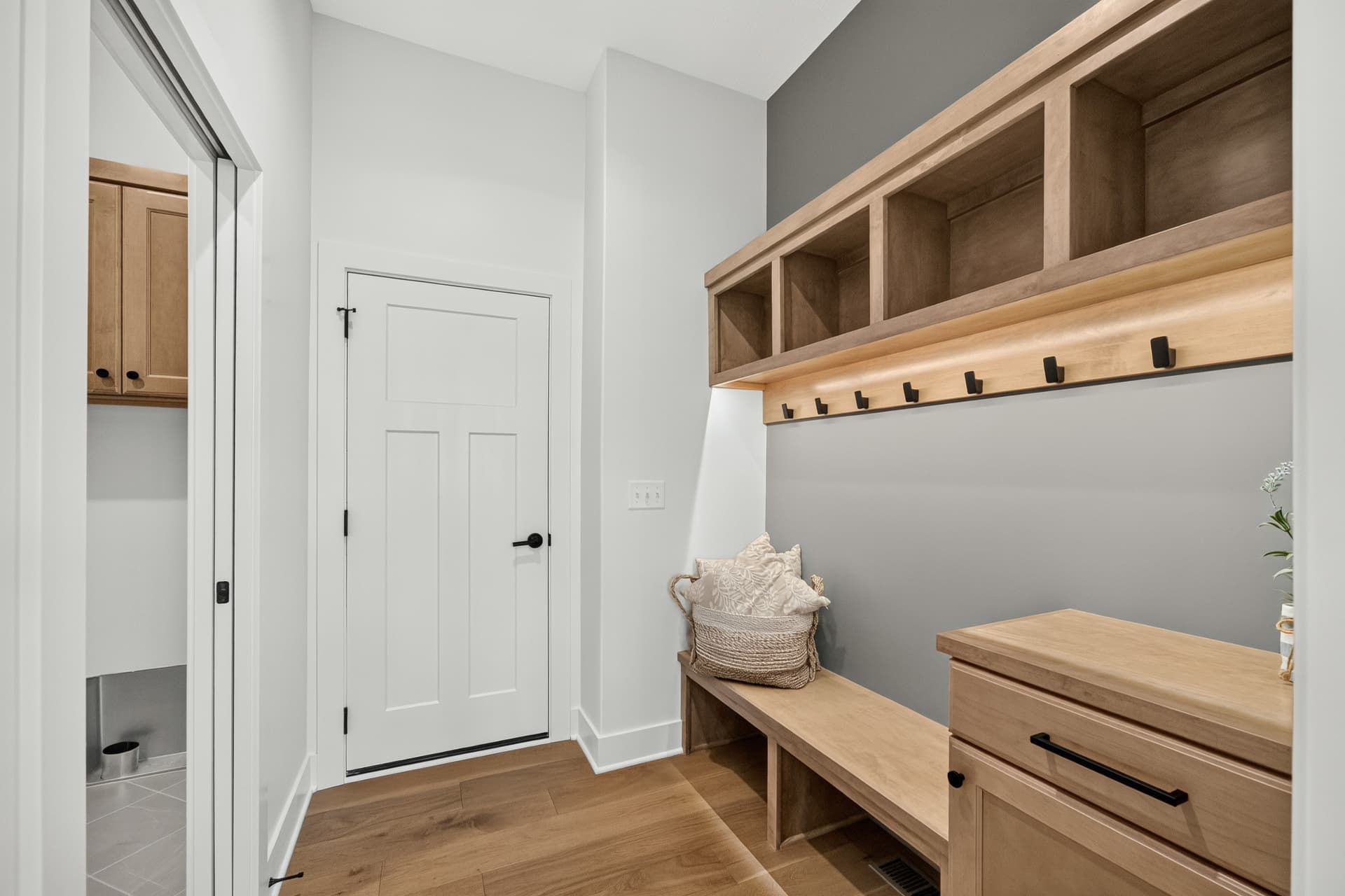 2812 E Kay St · M&M Construction — model home photo 20