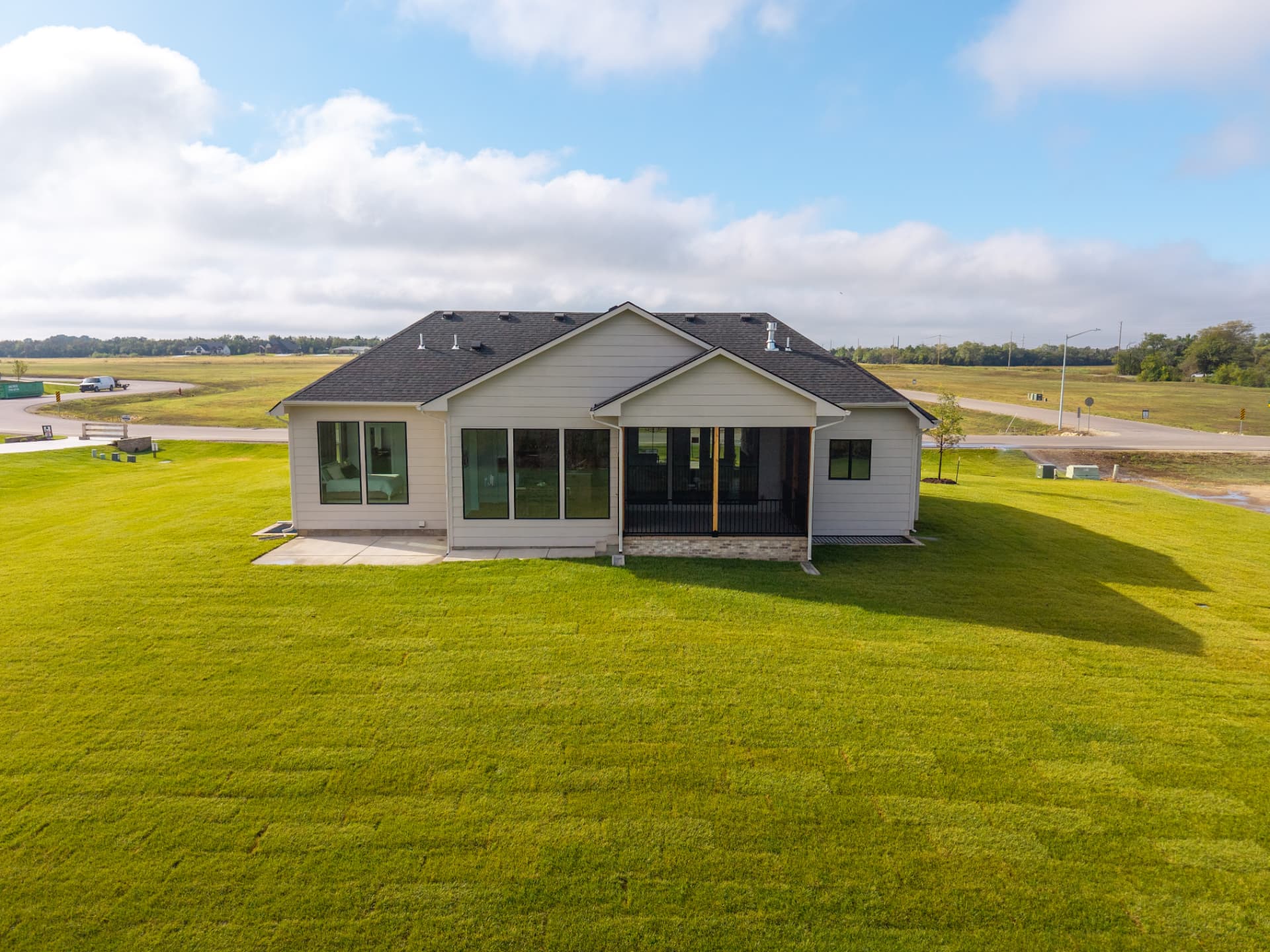 2812 E Kay St · M&M Construction — model home photo 8