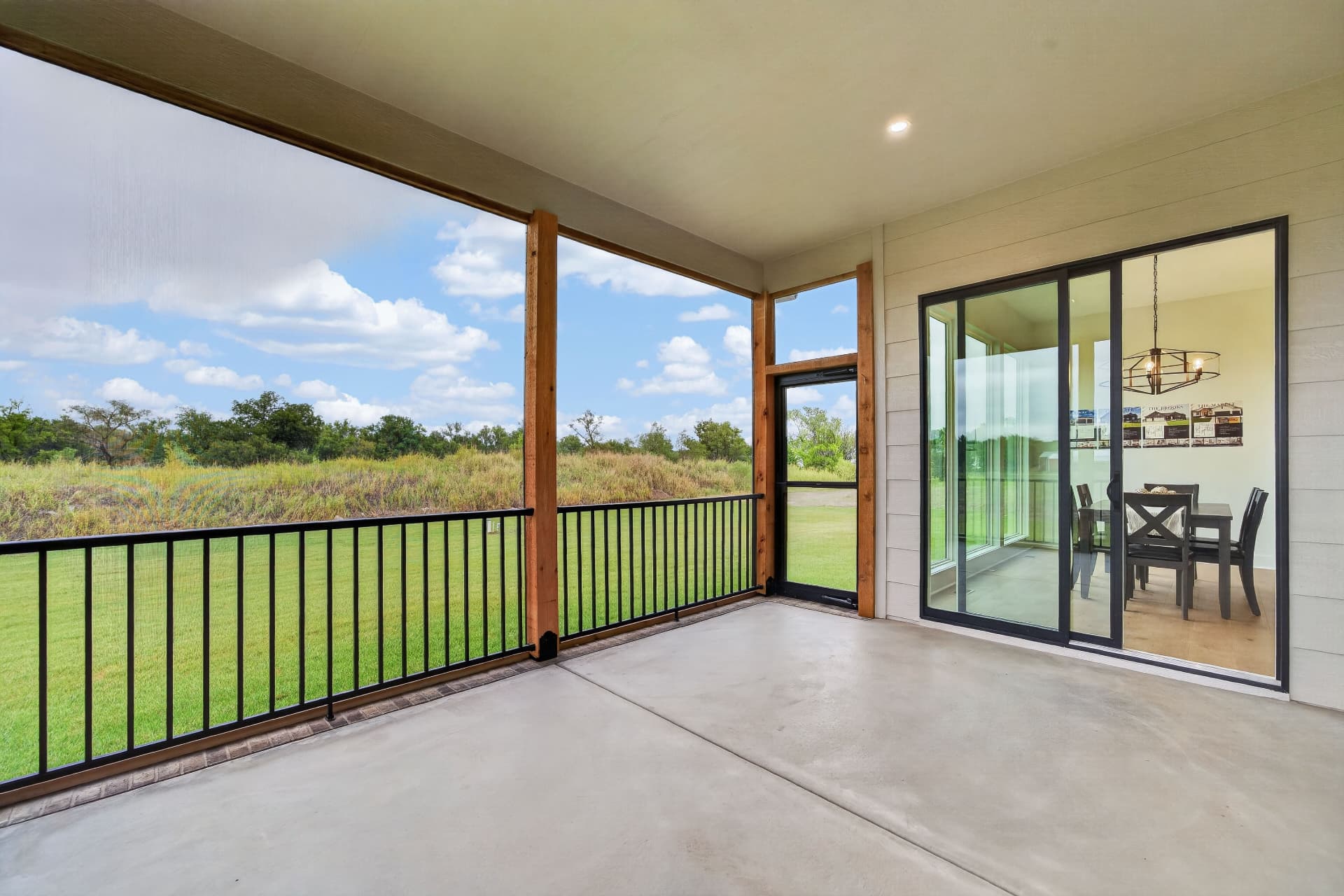 2812 E Kay St · M&M Construction — model home photo 9