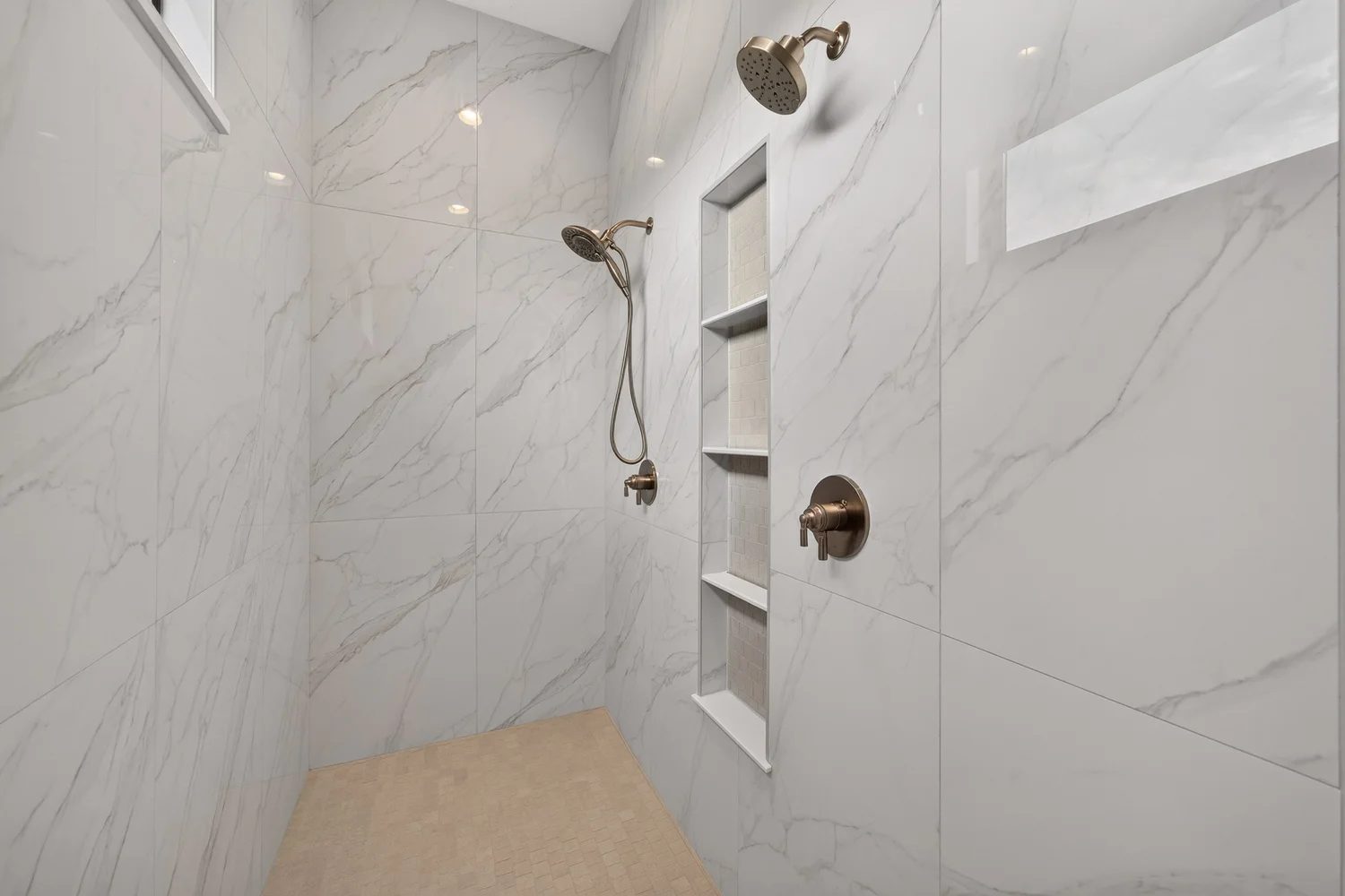 2818 E Kay St · A&E Home Builders — model home photo 23