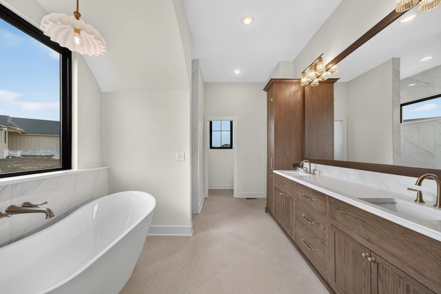 2818 E Kay St · A&E Home Builders — model home photo 20
