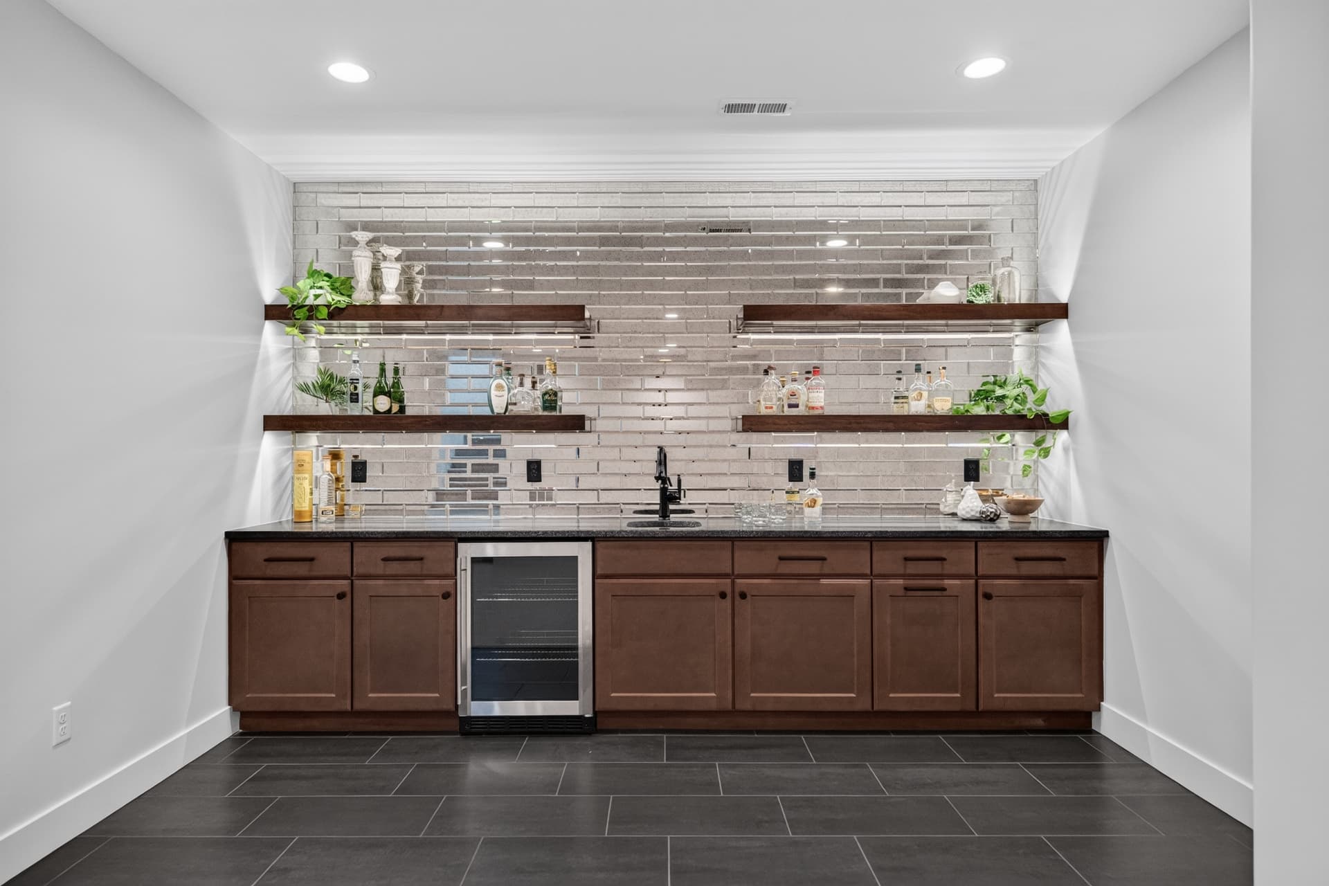 2812 E Kay St · M&M Construction — model home photo 34