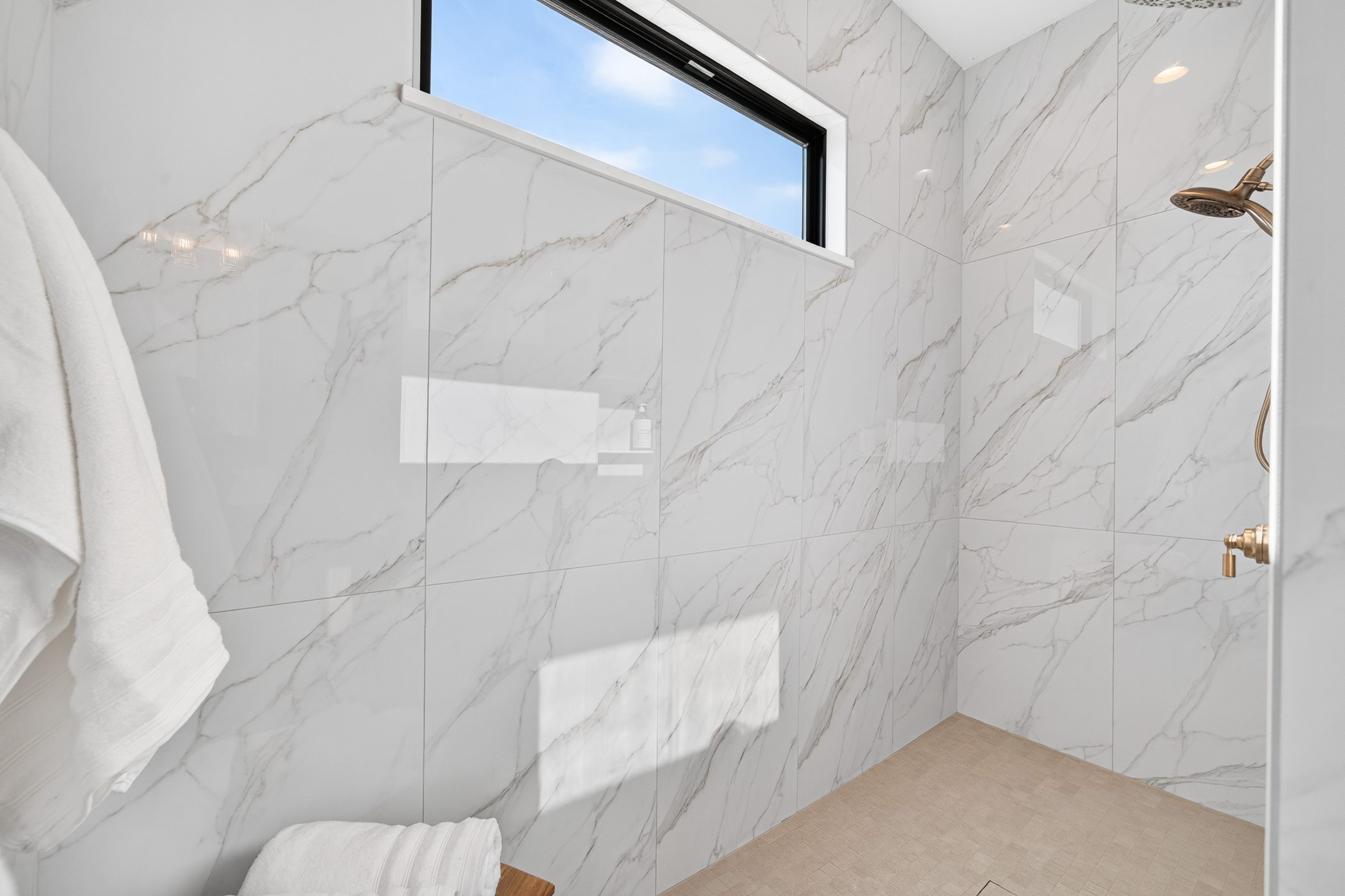 2818 E Kay St · A&E Home Builders — model home photo 16