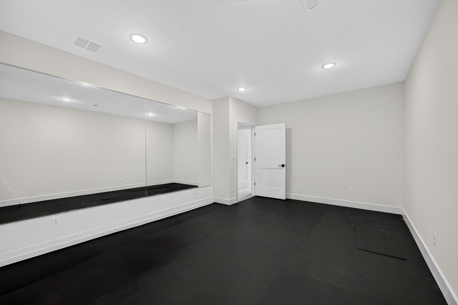 2818 E Kay St · A&E Home Builders — model home photo 48