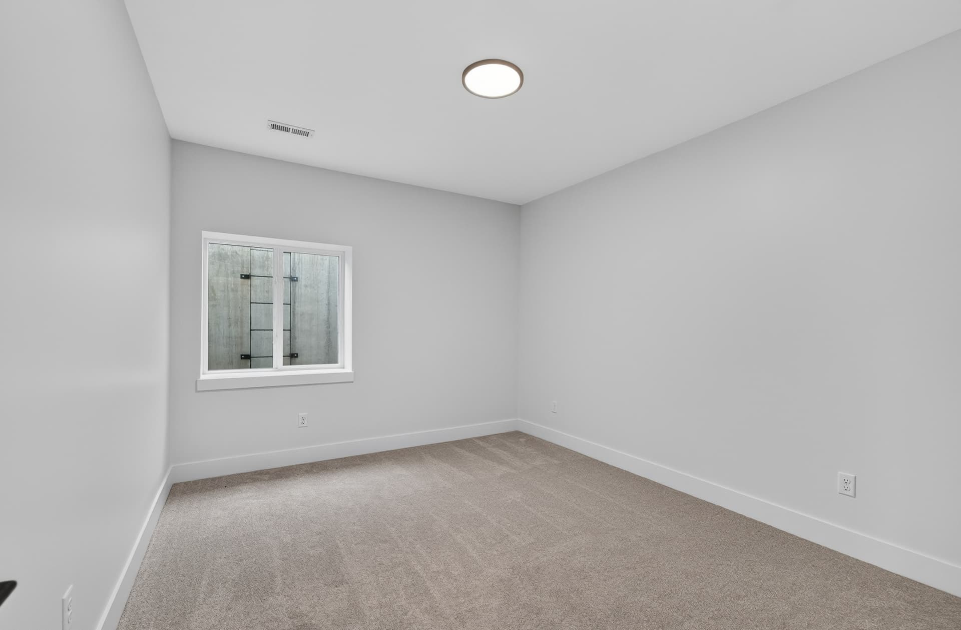 2812 E Kay St · M&M Construction — model home photo 36