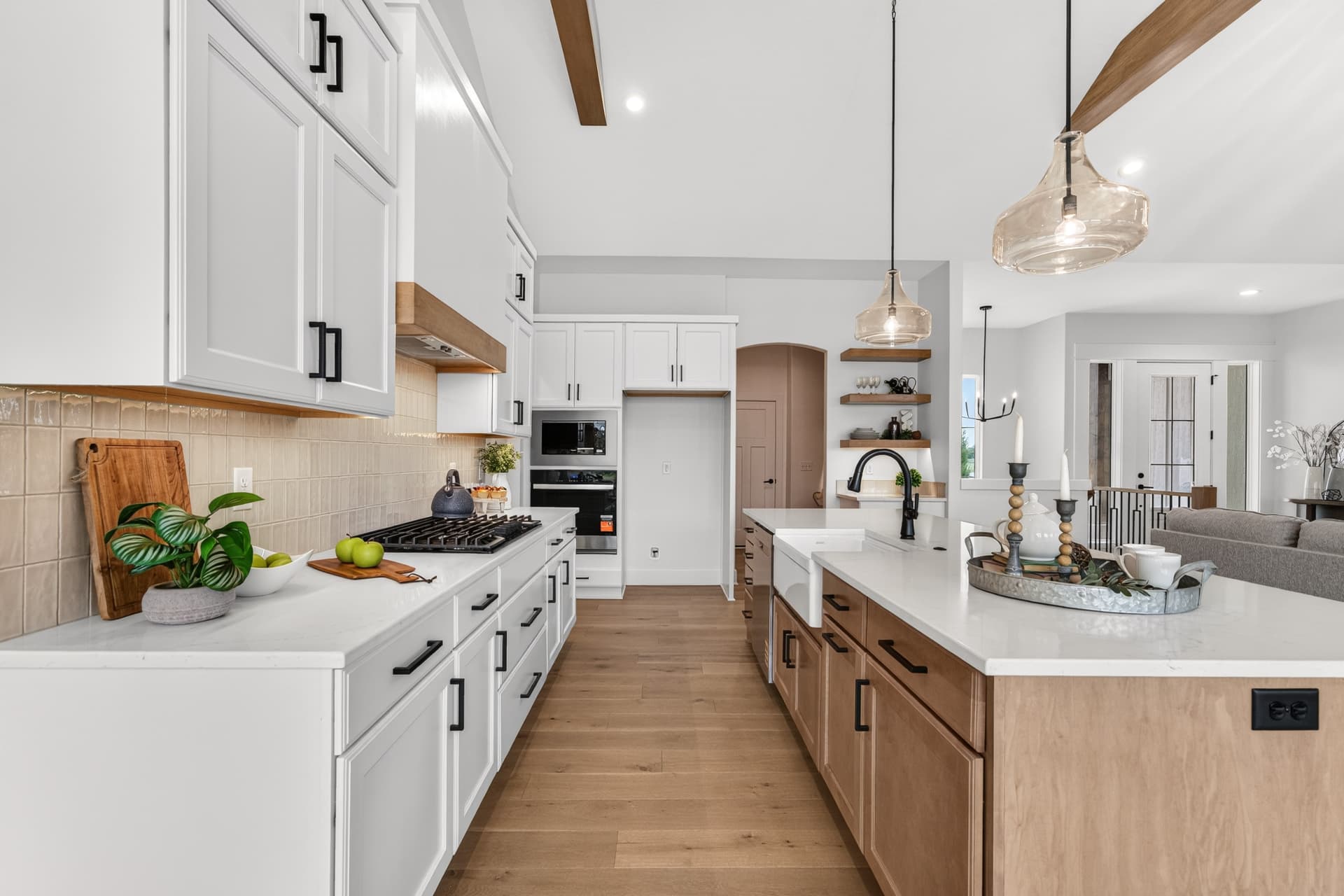 2812 E Kay St · M&M Construction — model home photo 16