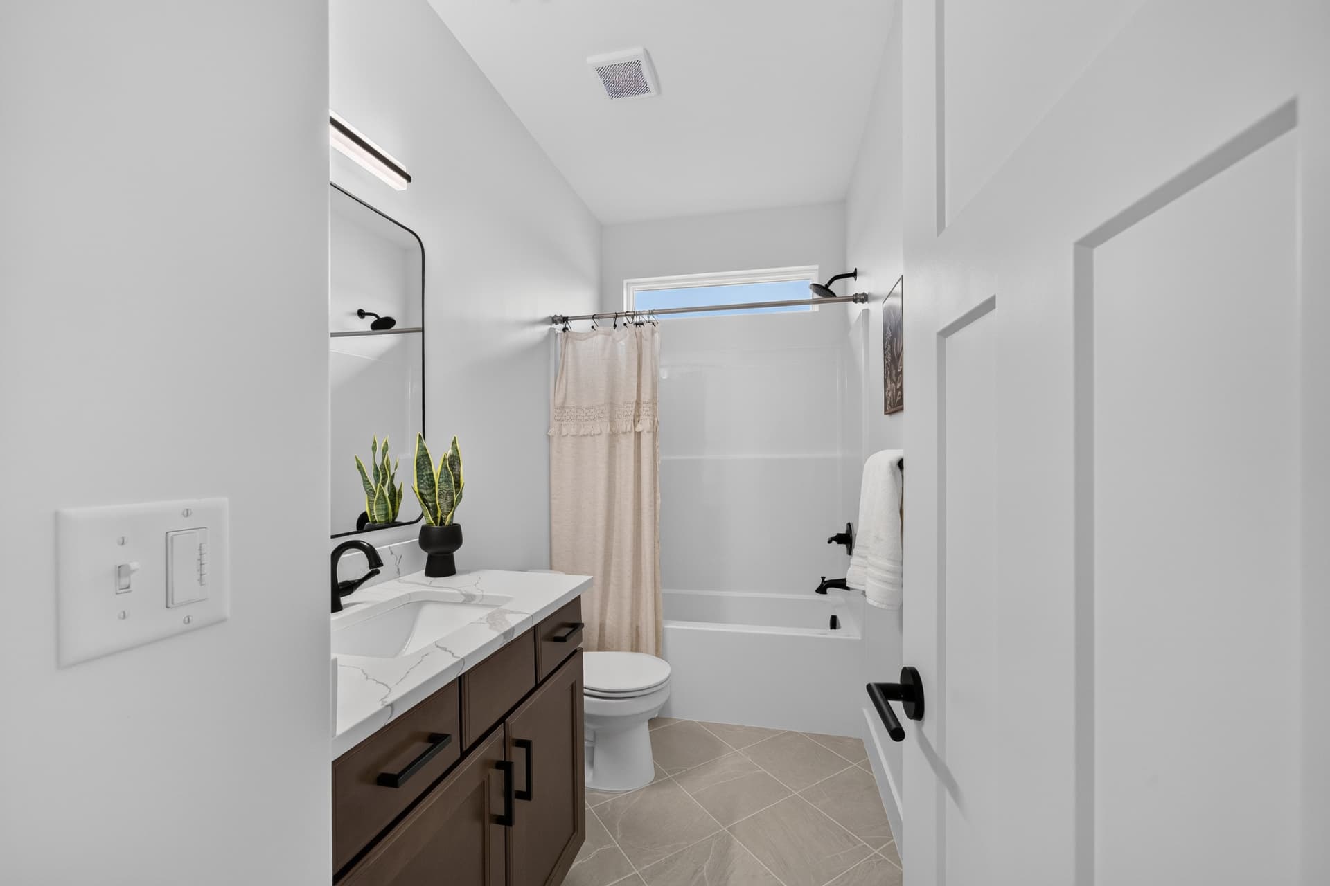 2812 E Kay St · M&M Construction — model home photo 29