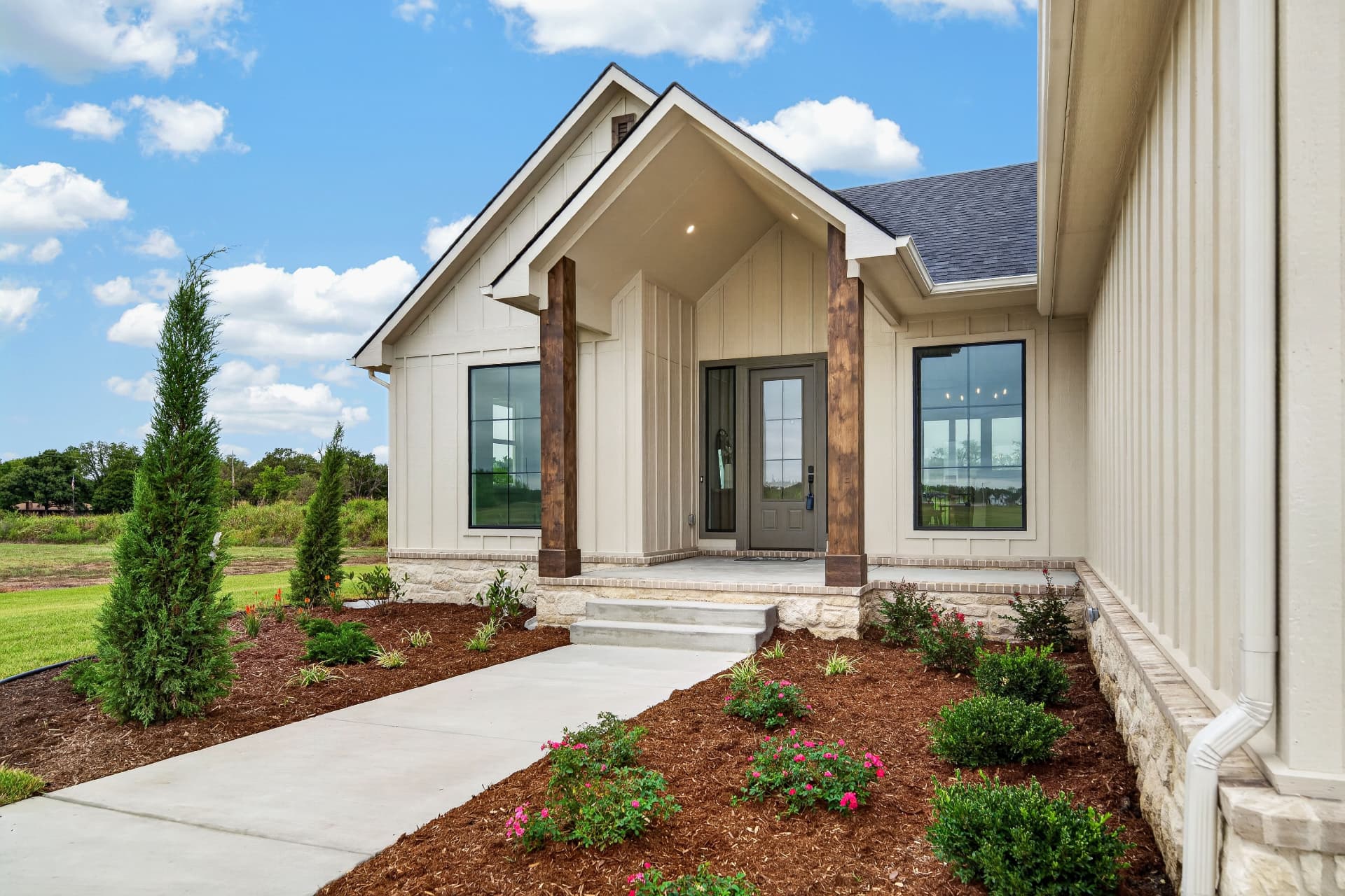 2812 E Kay St · M&M Construction — model home photo 4